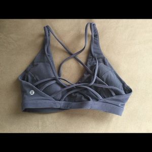 Lulu sports bra NWOT